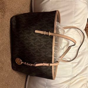Micheal Kors monogram tote bag